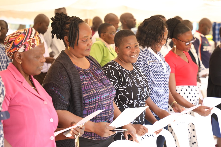 A section of MMUST staff sings a hymn during the sermon3